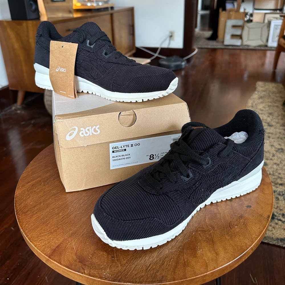 NWT ASICS Gel-Lyte III OG Women’s 8.5 Black